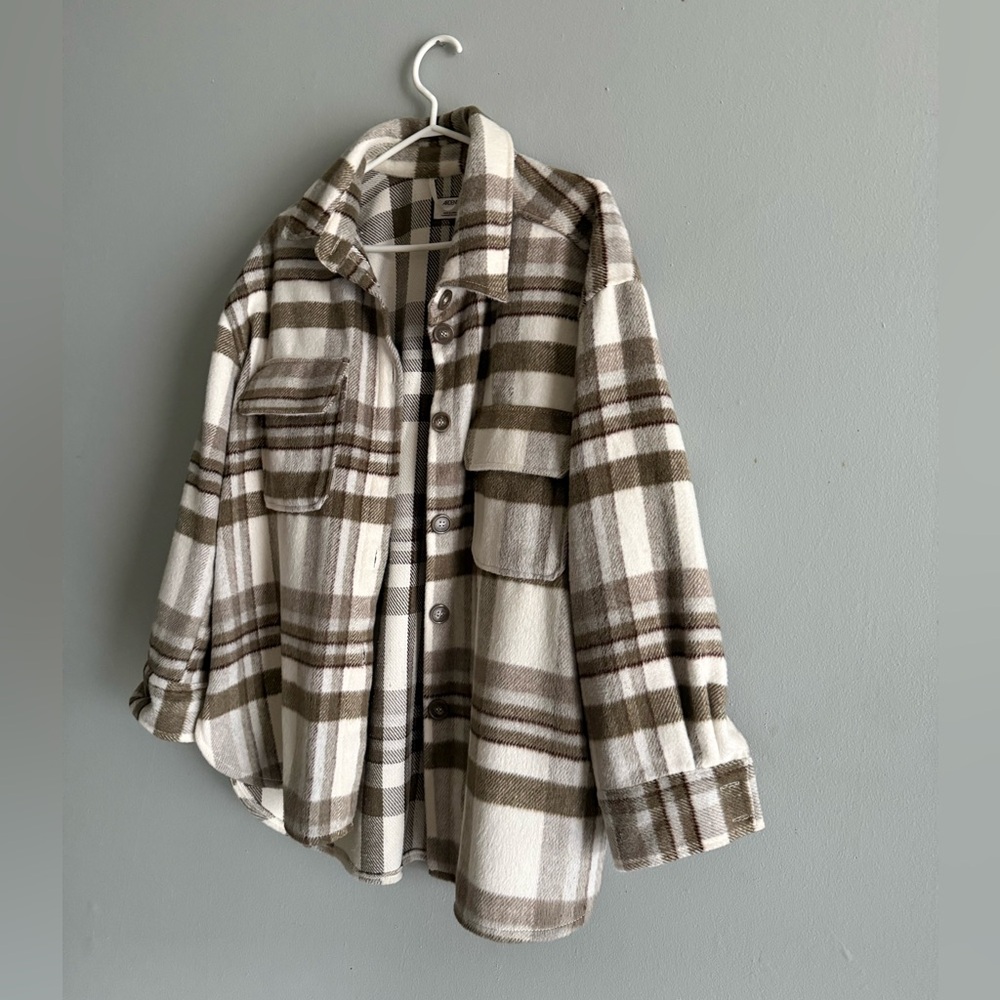All neutral Plaid Button-Up Sherpa Shacket size L - Picture 3 of 8